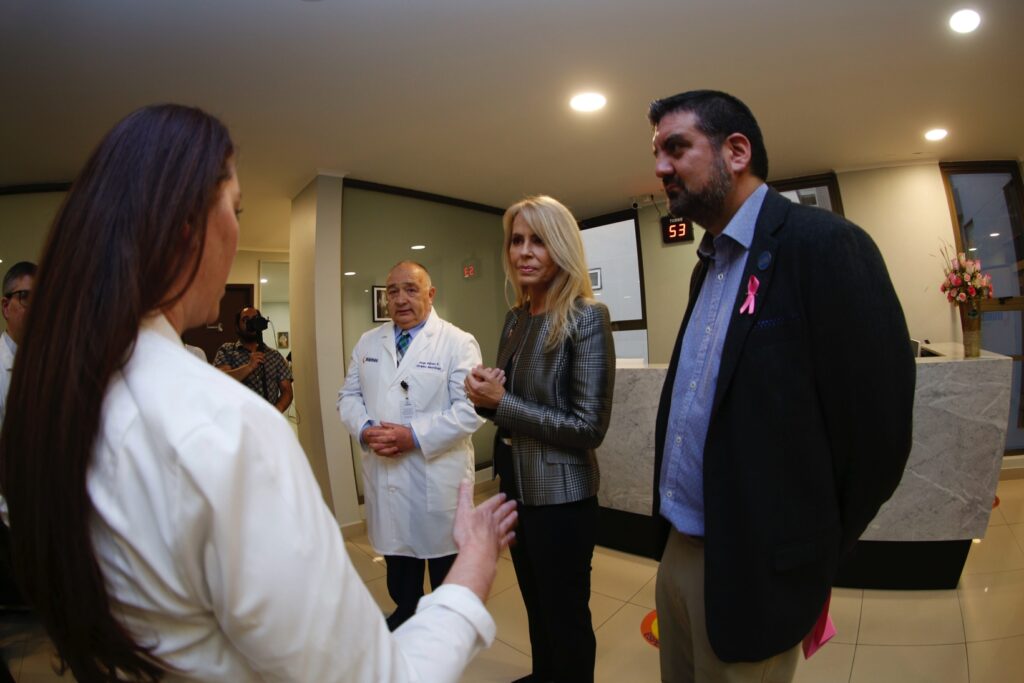 Fundación Care visita Centro de Mamas en Concepción, donde entrega mamografías gratuitas
