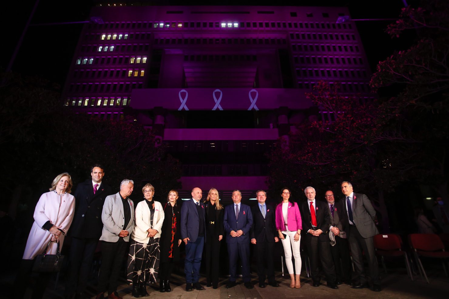 Iluminación de rosado Congreso Nacional en el marco del mes de cáncer de mama